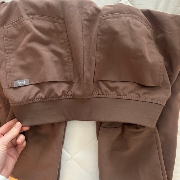 Figs Brown Technical Pants with Pink Accents - Picture 4 of 4